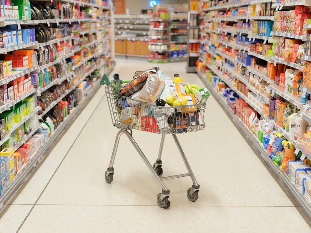 Уловки супермаркетов. Все продукты в супермаркетах. Полки супермаркета. Все продукты в супермаркетах. Полки для продуктового магазина.
