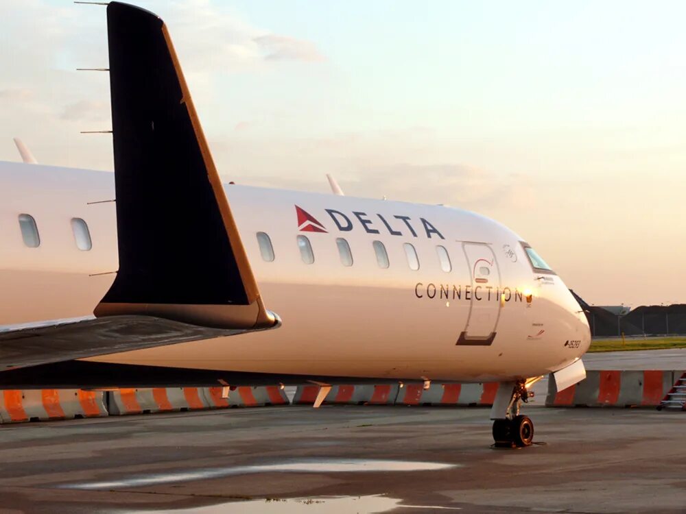 Рейс delta airlines 175. Дельта эйрлайнс. Delta самолет. Delta air lines flight 9570. Delta air lines flight 723.