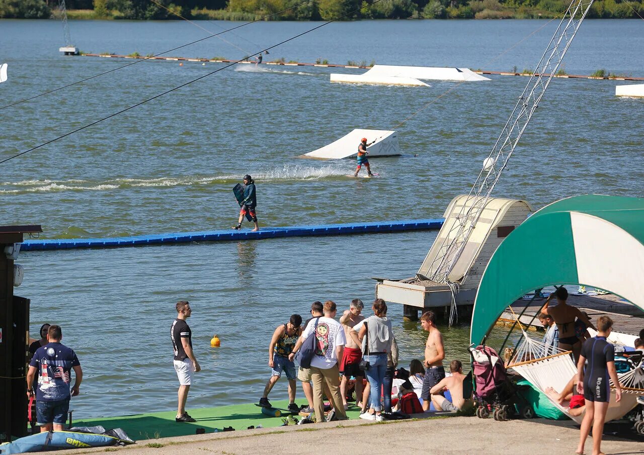 Вейкбординг калуга водохранилище. Вейк лебедка реверсивная. Вейк парк липецк. Вейка. Калуга водохранилище.
