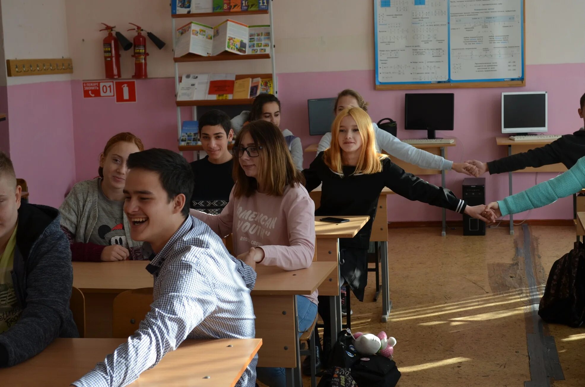 Можно ли закончить вечернюю школу. Поступить в вечернюю школу. Среднее образование в вечерней школе. Вечерняя школа. Можно ли закончить вечернюю школу.