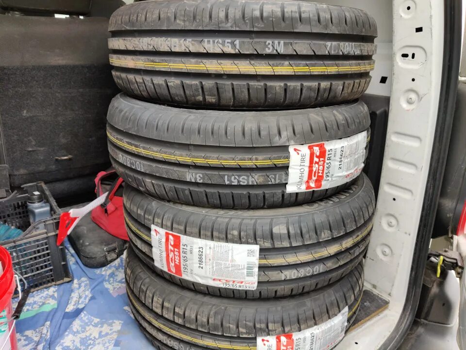 Kumho Ecsta ps71. Kumho Ecsta hs51. 205/60 R16 Kumho kh27 92v. 205/60 R16 Kumho ps71 92v.