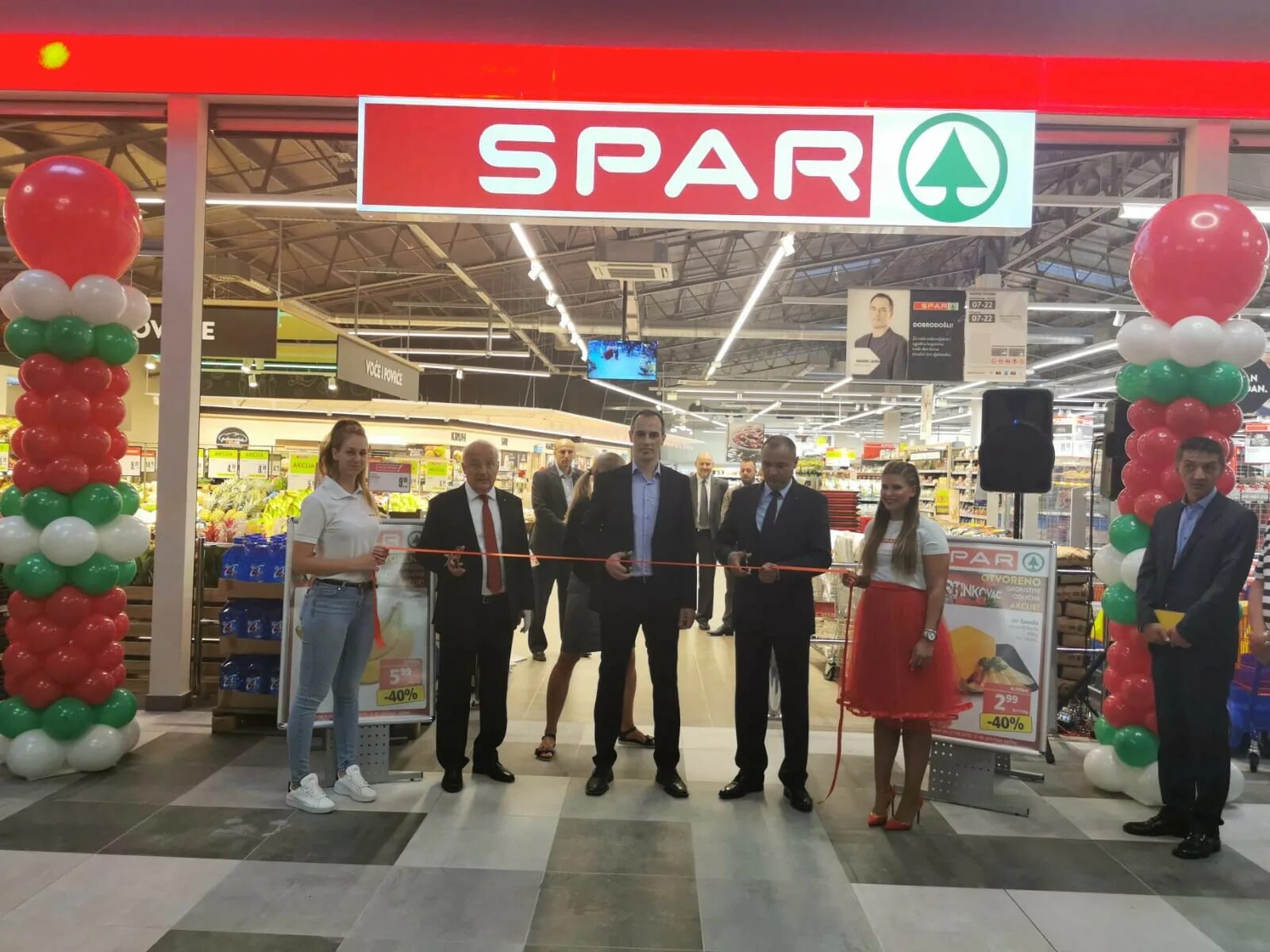 Спар 2024. Спар. Spar магазин. Магазин Spar внутри. Магазин Спар внутри.