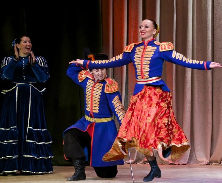 казачьи танцы девушек. казаки россии липецк танец казачка. ансамбль казаков баска. казачий кубанский танцевальный костюм. танц.