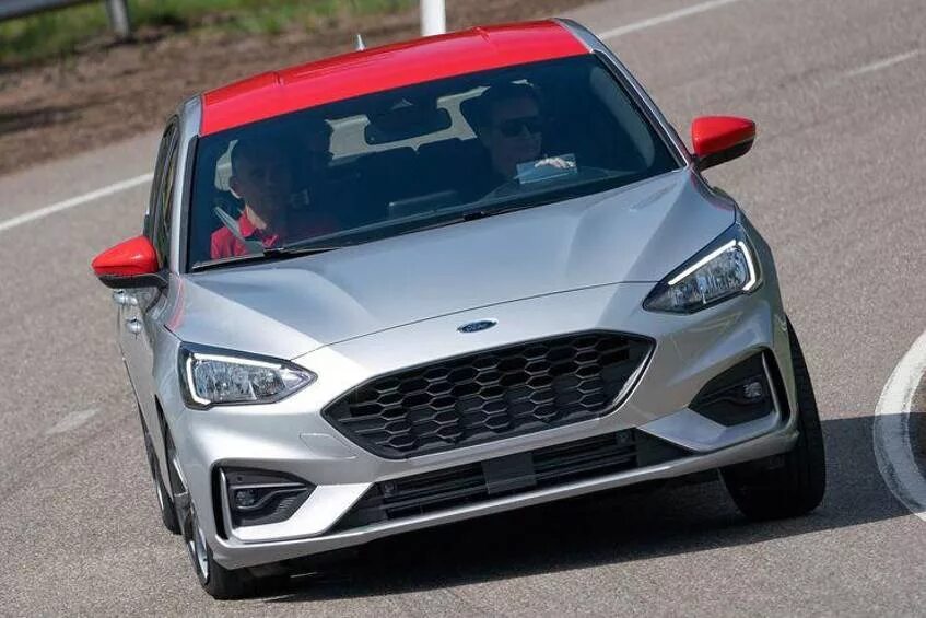 Форд лайн. Ford Focus 3 St line. Ford Focus 4 St line. Focus 3 St line sedan. Ford Focus 4 St line седан.