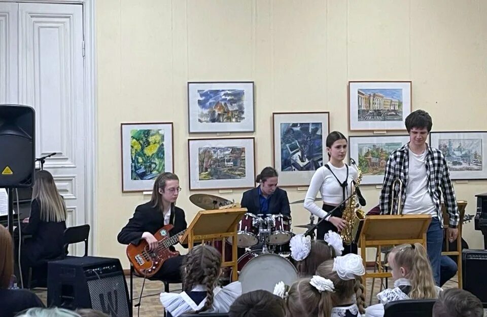 ивановское муз училище. колледж искусств игумнова липецк. забайкальское краевое училище искусств хор. липецкий областной колледж искусств имени к. забайкальское краевое училище искусств зал.