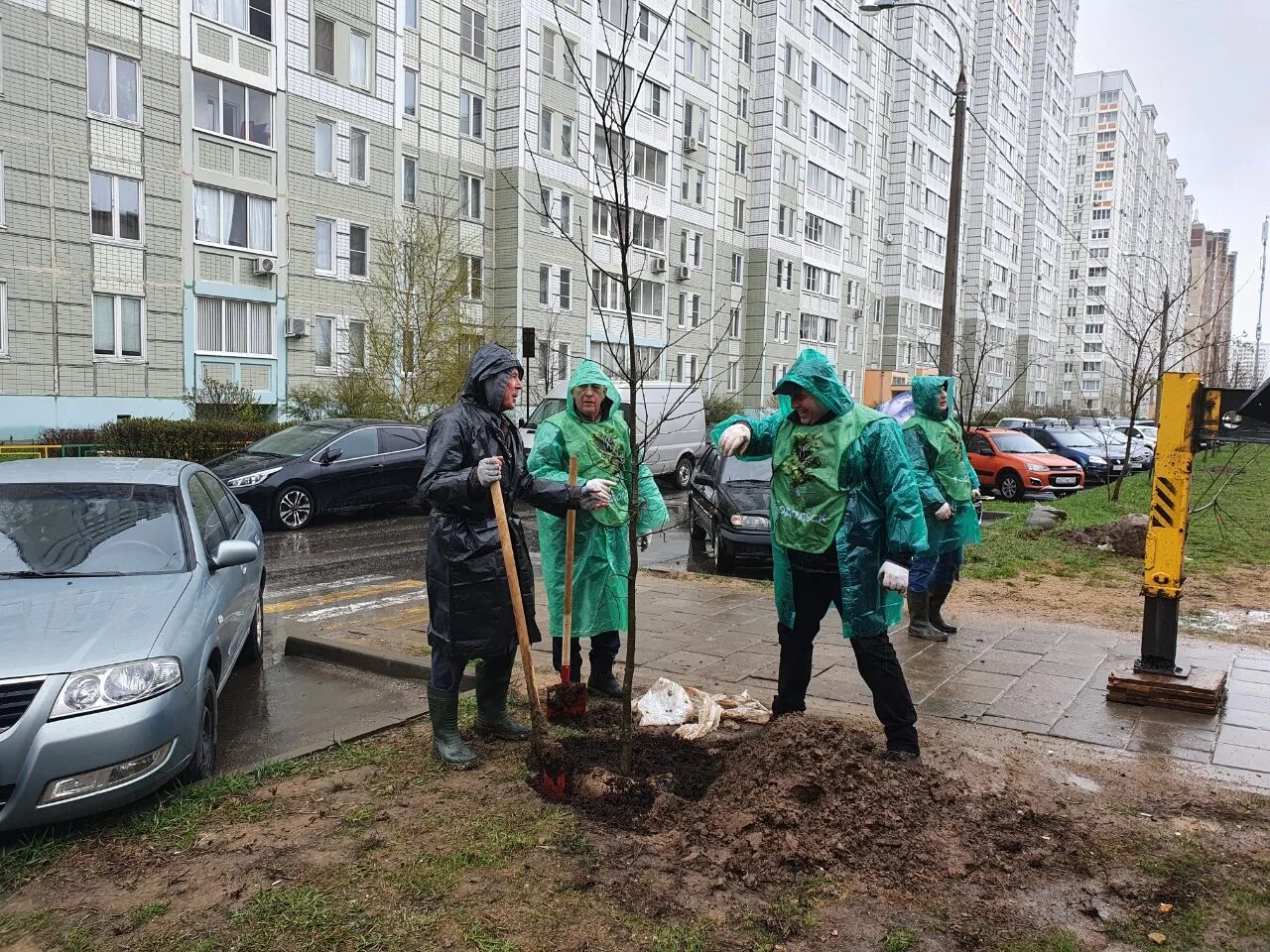 Клининговые подольск. Субботник администрация Подольск. МБУ Подольский комбинат благоустройства. Общеобластной субботник Подольск 2021.