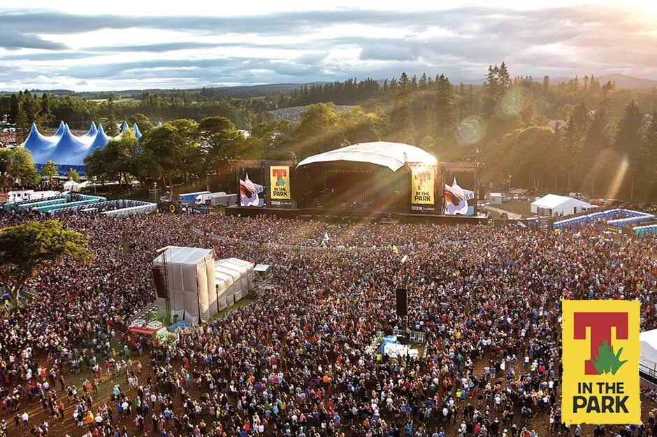 Дискотека на открытом воздухе. Фестиваль коачелла сцена. Wacken 2023. Концерт опен эйр москва. Дискотека опен эйр.