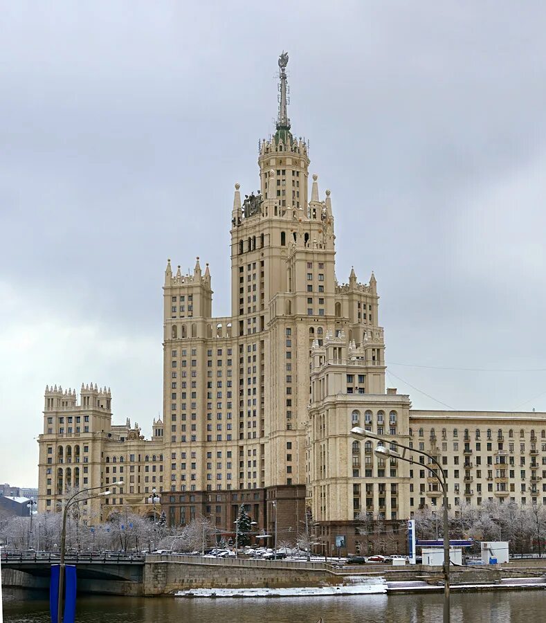 высотка сталинка на котельнической набережной. высотный жилой дом на котельнической набережной. семь сестер москвы сталинские высотки. сталинская высотка на котельнической. сталинские высотки дом на котельнической набережной.