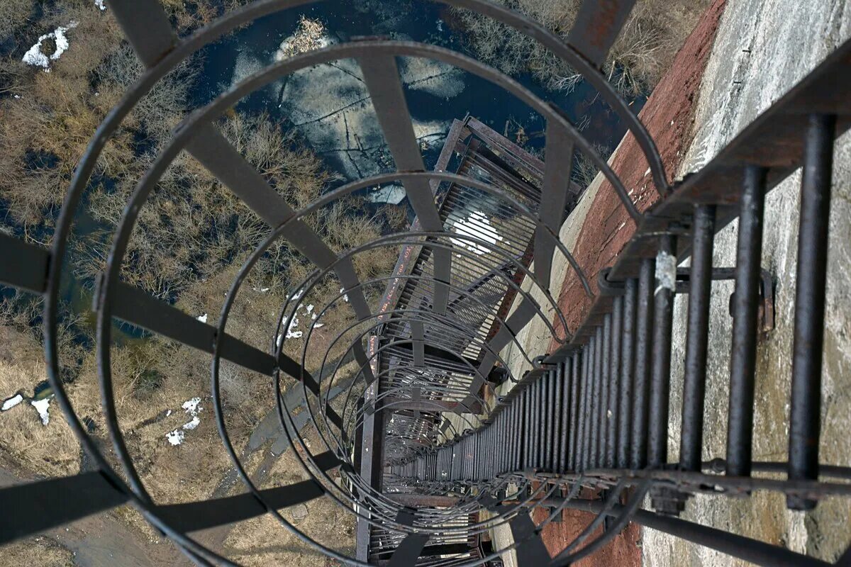 Высота трубы тэц 2. Высота трубы на тэц 2 в казани. Высота труб омской тэц-5. Высота трубы тэц 2. Высота трубы тэц 2.