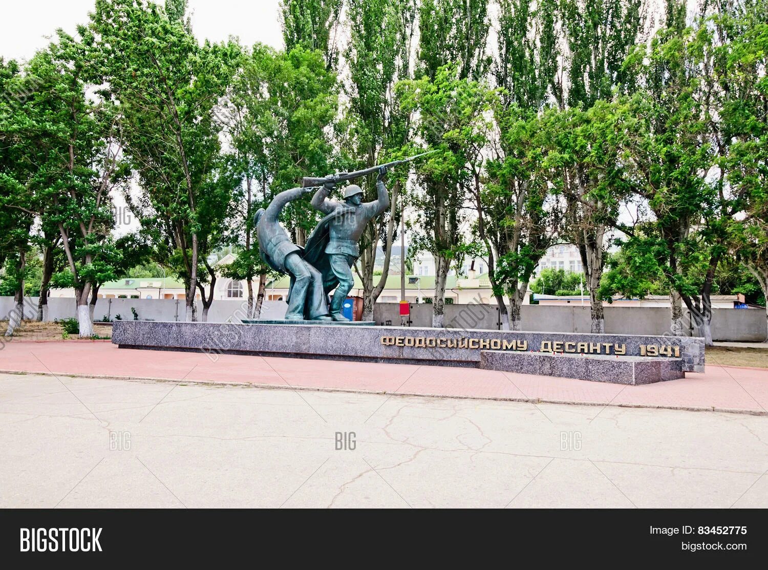 Феодосийский десант 1941 года памятник. Рисунок памятник десантникам Феодосия.