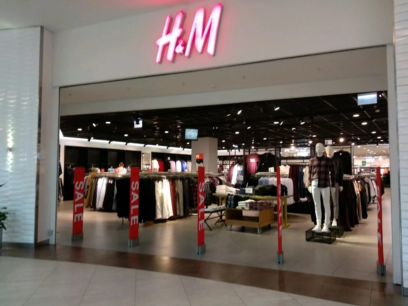 H m he. H&M hennes & Mauritz одежда. Эйч энд эм Турция. Эйч энд эм магазины в Москве. H M Курск.