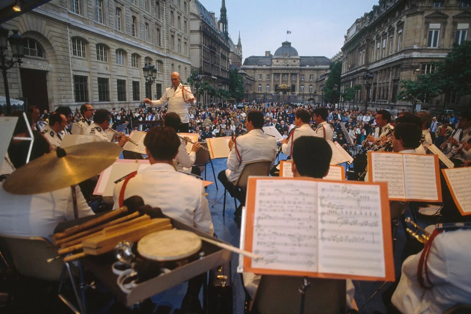 Fête de la musique во Франции. Музыкальный фестиваль во Франции. День музыки во Франции. Французские музыканты.