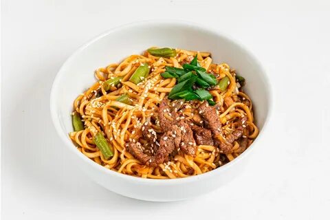 Жареная лапша с овощами