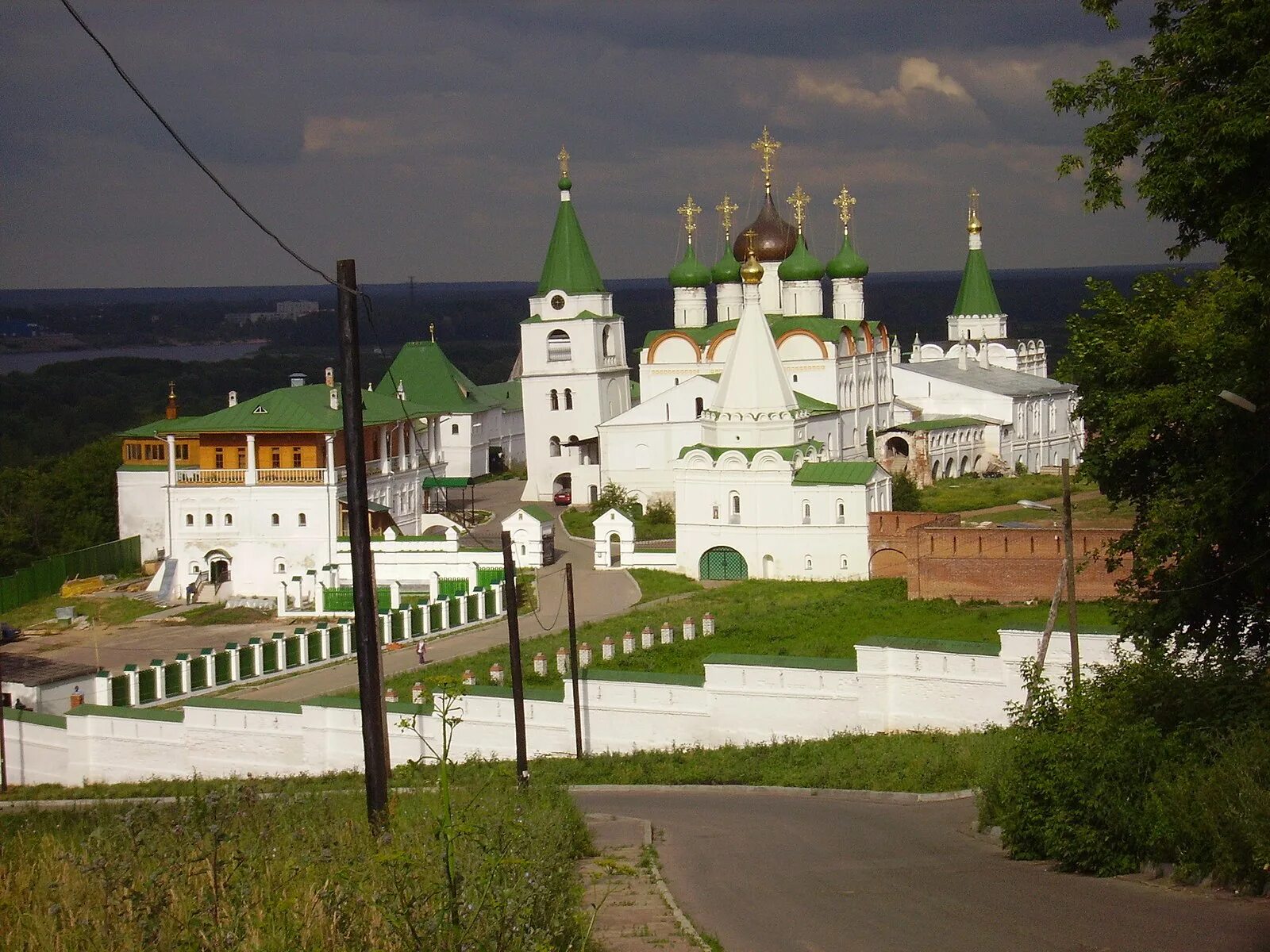 Вознесенско печерский монастырь новгород. Мужской монастырь в нижнем новгороде. Вознесенский монастырь нижний новгород. Нижний новгород вознесенское. Нижегородский вознесенский печерский мужской монастырь.
