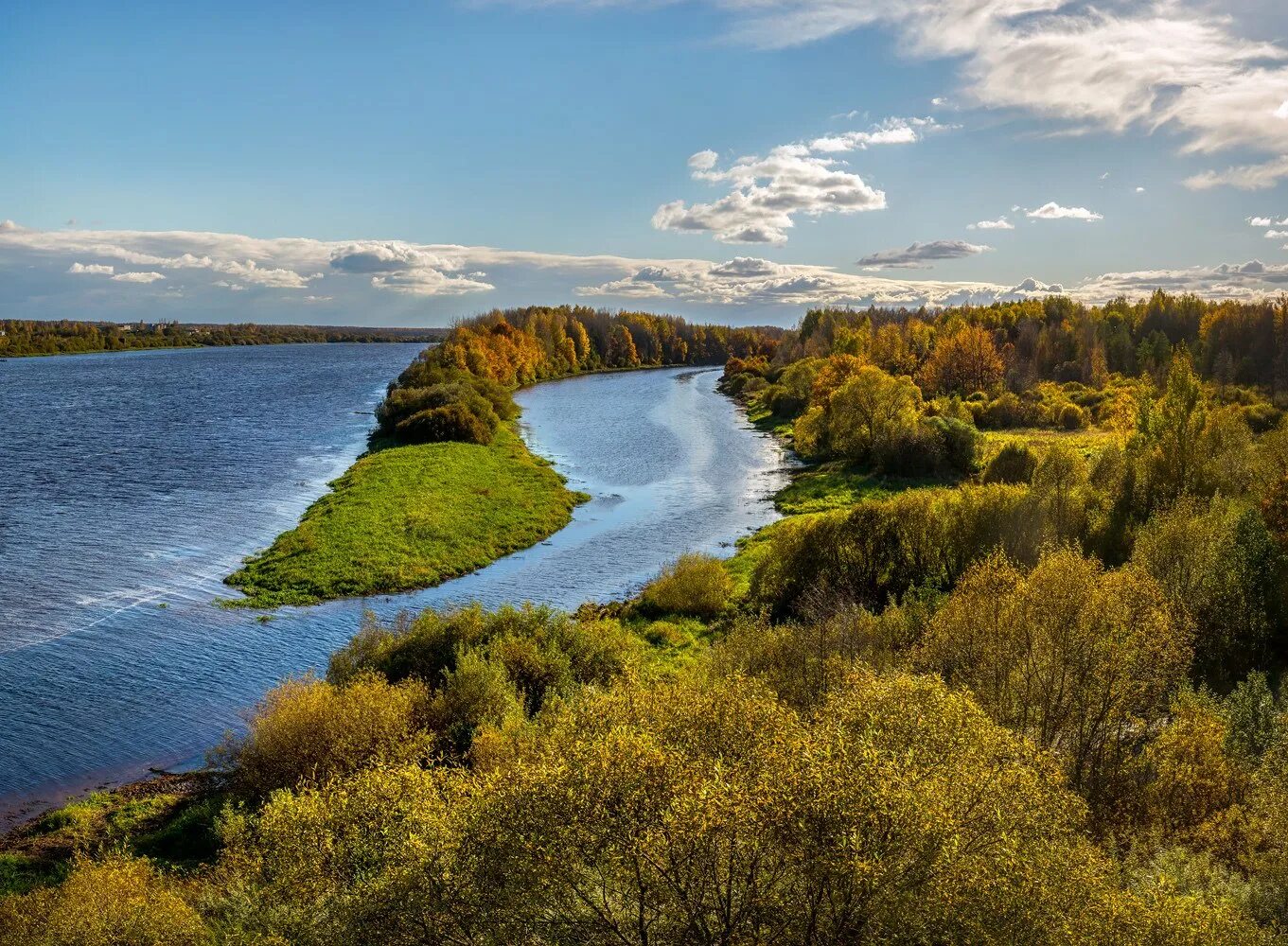 Волхов новгородская область. Новгород река Волхов. Река Волхов Ленинградская область. Река Волхов Новгородская область. Исток Волхова.