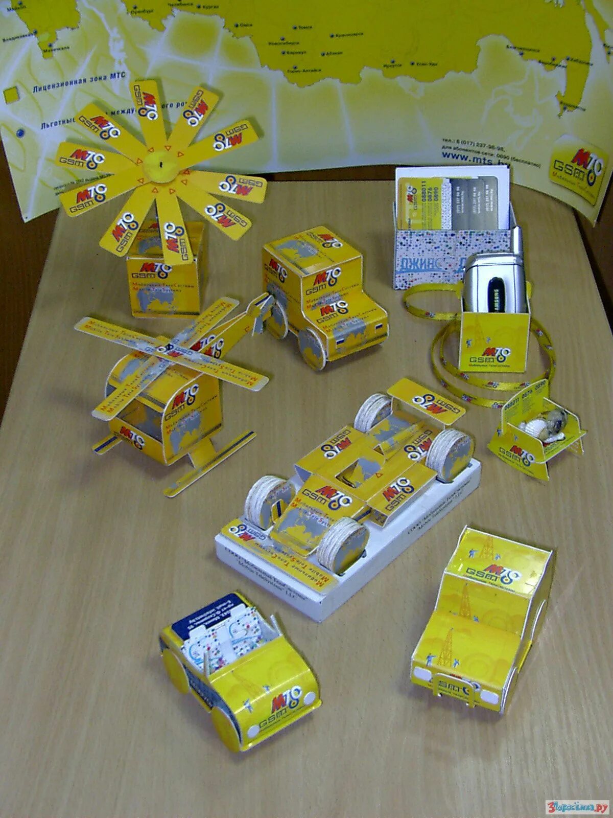 поделки из коробки. машинка из молочных коробок. игрушки из коробочек. коробки из под молока поделки. упаковка от сока.