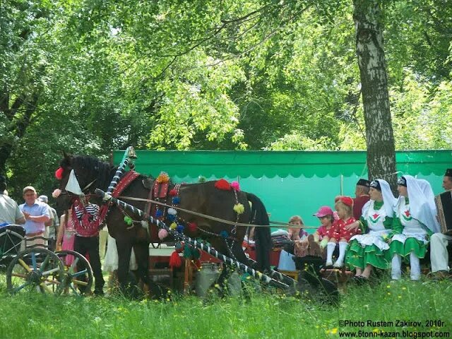 Погода татарские ямалы. Сабантуй Атнинский район. Татарская деревня Сабантуй. Сабантуй в Чишмах. Сабантуй татарский в деревне Тураево.