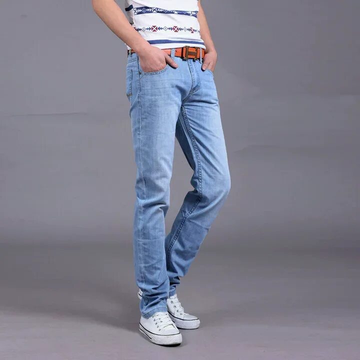 Топ джинсы мужские. Мужские джинсы. Джинсы мужские модные. Голубые джинсы мужские. Модные джинсы для мужчин.