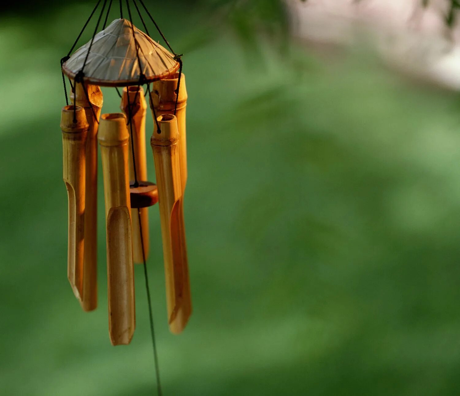 Китайские колокольчики ветра фэн шуй. Китайские колокольчики (Wind Chime). Ветряной колокольчик. Бамбуковый колокольчик. Песня руки ветра