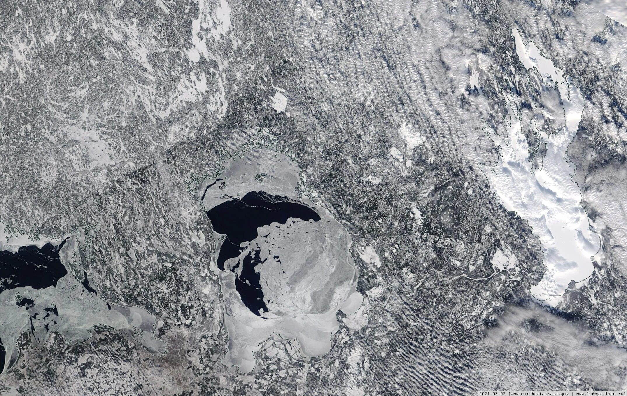 Онежское озеро ледовая. Космический снимок Онежского озера. Онежское озеро со спутника. Ледовая обстановка Онежское озеро. Ледовая обстановка на Онежском озере на сегодня снимки со спутника.