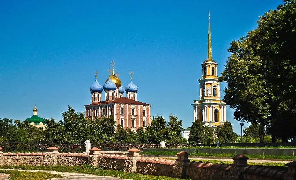 Рязанский Кремль Рязань. Старая Рязань Кремль. Рязанский Кремль ворота. Кремлевский вал Рязань. Кремлевский вал