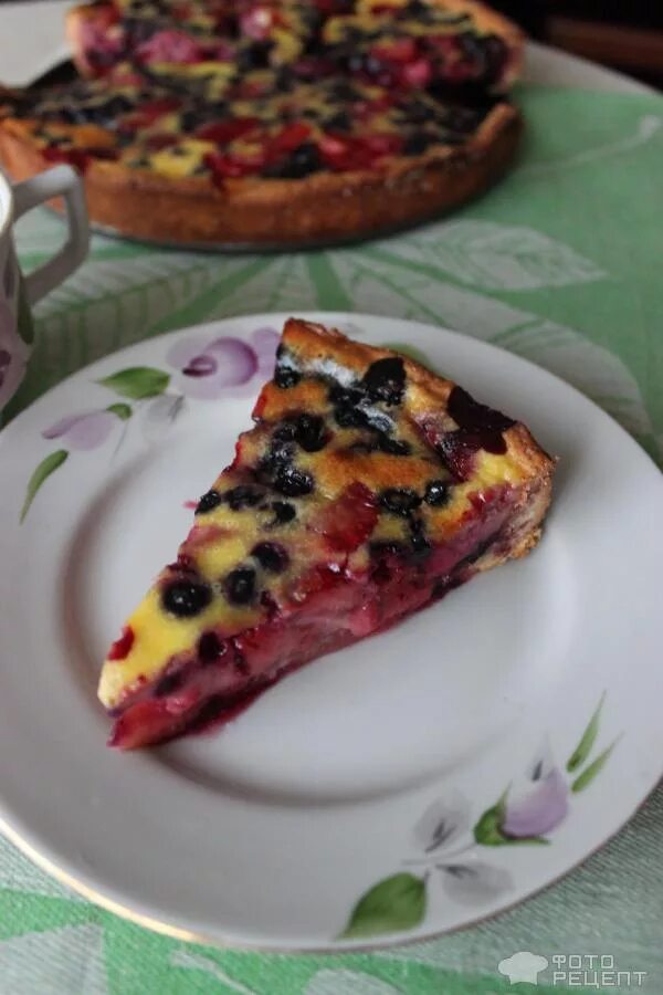 Рецепт заливной с ягодами. Рецепт заливной с ягодами. Песочный пирог заливной. Ягодный пирог жгутики. Нежный пирог с ягодами.