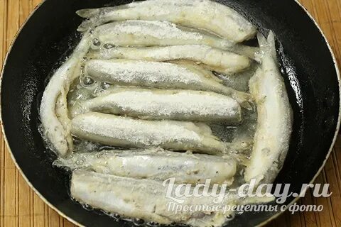 Мойва тушеная с луком на сковороде рецепт