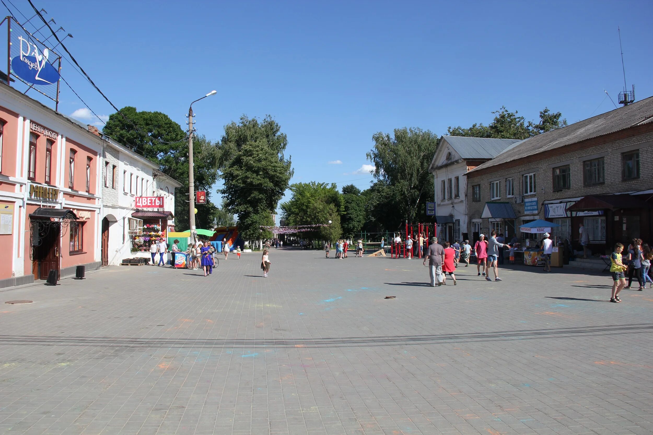 Венев колокольня никольской церкви. Улицы города венев. Венёв тульская область колокольня. Главная улица венева. Венёв ул.