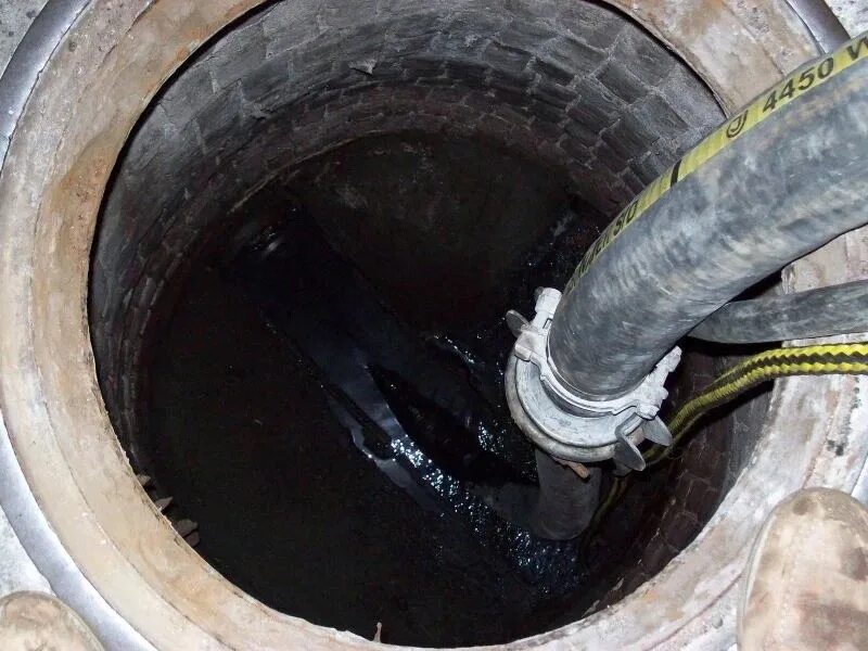 Как убрать воду из ямы