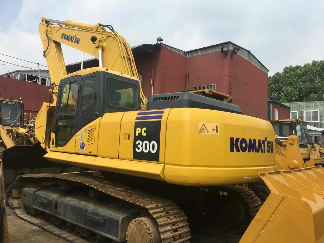 Экскаватор komatsu pc300. Экскаватор 300 вес. Komatsu pc300. Комацу рс 300. Экскаватор комацу 300.