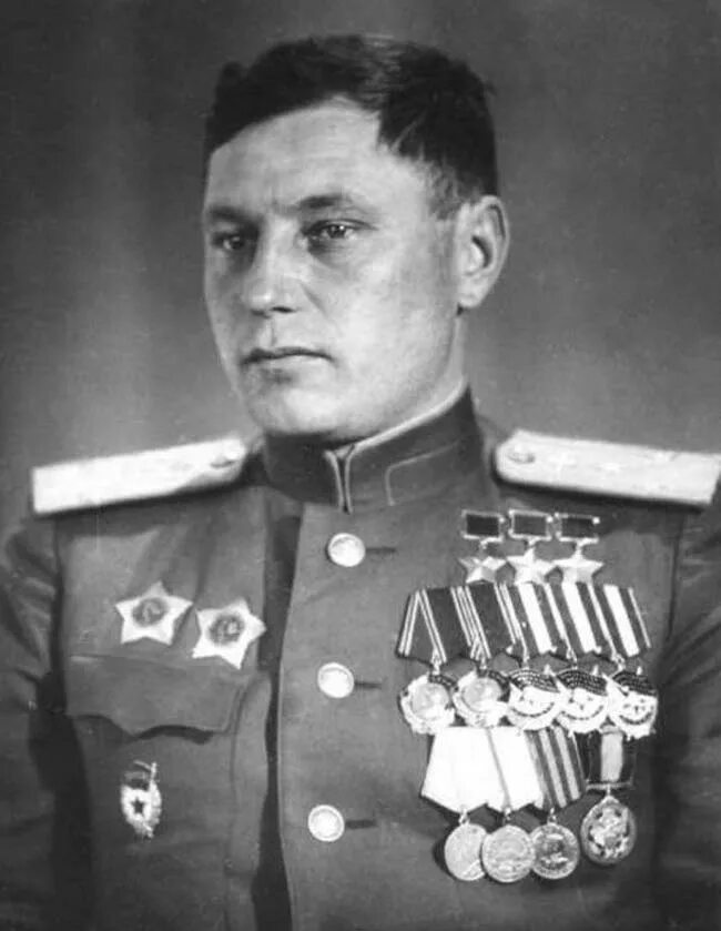 Герой новосибирска покрышкин. Маршал покрышкин. Герой новосибирска покрышкин. Герой советского союза вов покрышкин. Герой новосибирска покрышкин.
