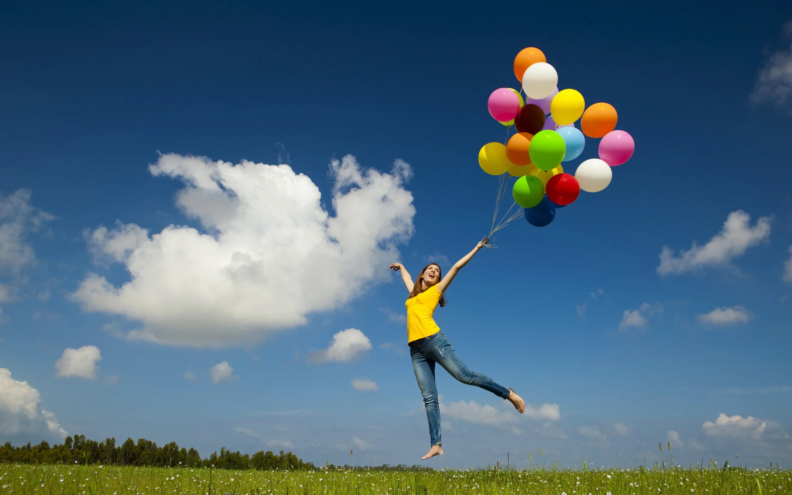Красочное настроение. Шарики воздушные картинки. Девушка с шариками. Счастеь и воздушный шарик. Позитивная девушка.