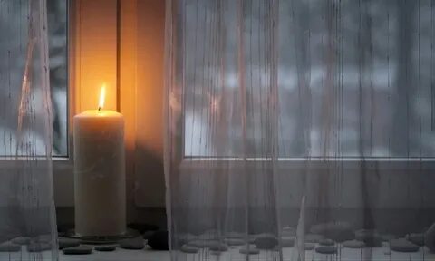 Свечу в окно