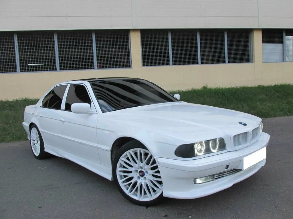 BMW 7 e38 белый. BMW 740i e38 белый. БМВ е38 белая. BMW e38 белая.