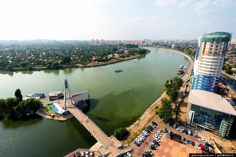 Кубанонабережная краснодар. Кубань река кубанской набережной. Краснодар река кубань парк. Города на берегу кубани. Кубанонабережная краснодар парк.