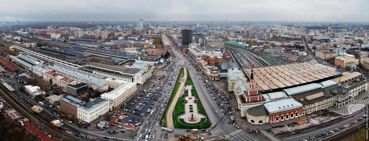 Московские 3 вокзала. Три вокзала Казанский Ленинградский Ярославский. Москва три вокзала площадь трех вокзалов. Москва Комсомольская площадь площадь 3 вокзалов. Казанский вокзал площадь трех вокзалов.