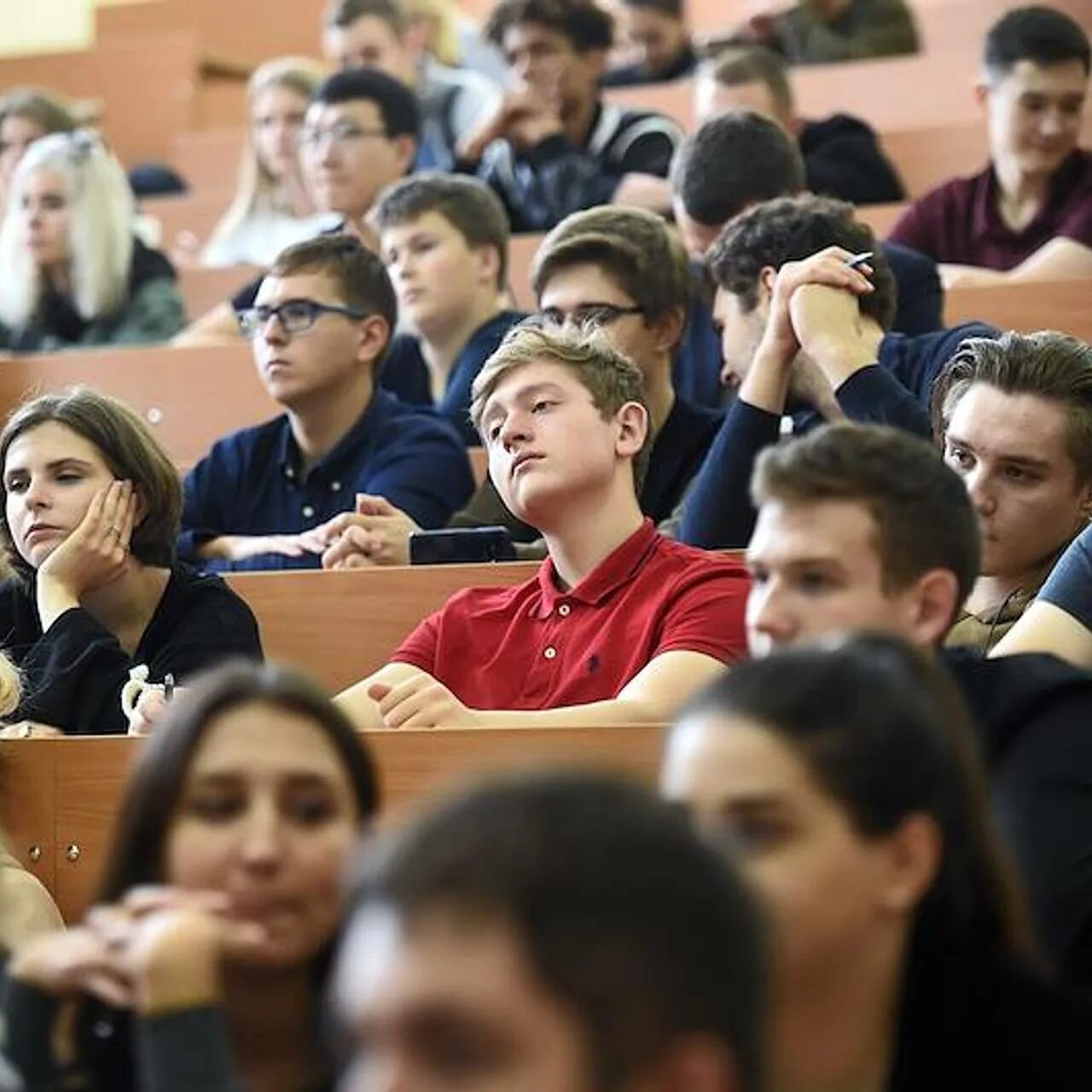 Проблемы российских студентов. Студенты в вузе. Университет студенты. Студенты в аудитории. Аудитория людей.