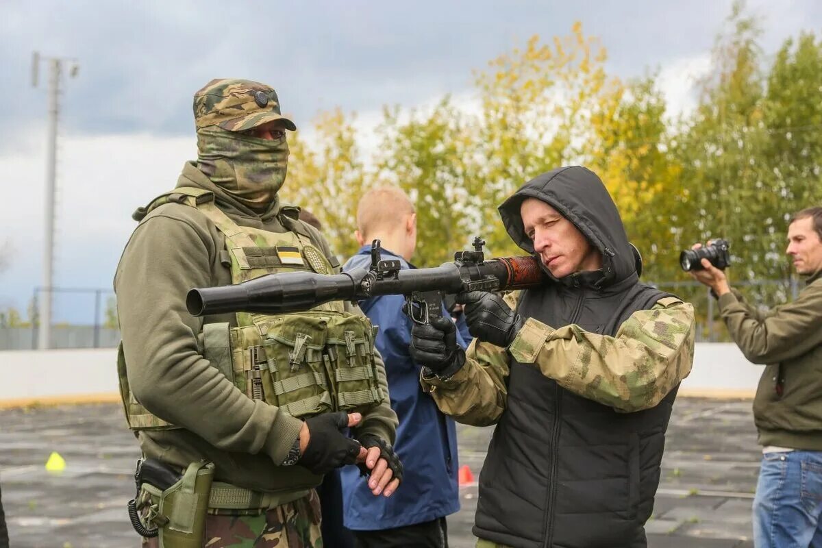 Курсы начальной военной подготовки. Военная подготовка в школе. Военная улица. Начальная Военная подготовка в школе. Уроки военной подготовки.