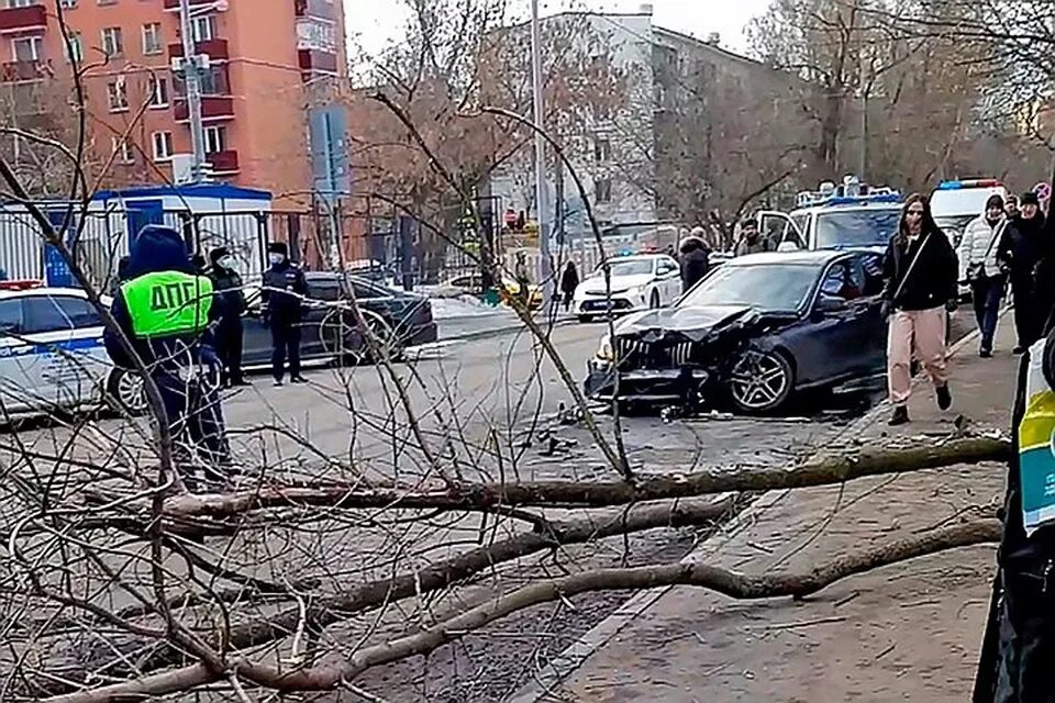 Последние новости о происшествии в москве. Авария Мерседес Москва.