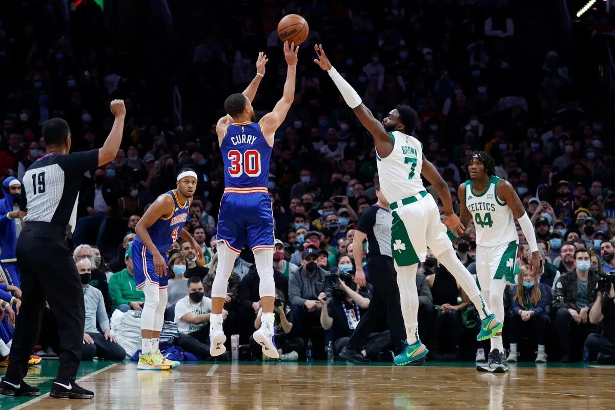 Финал нба 4 матч. Curry 30 баскетболист. нба гсв последний матч. celtic warrior. warriors basketball team.
