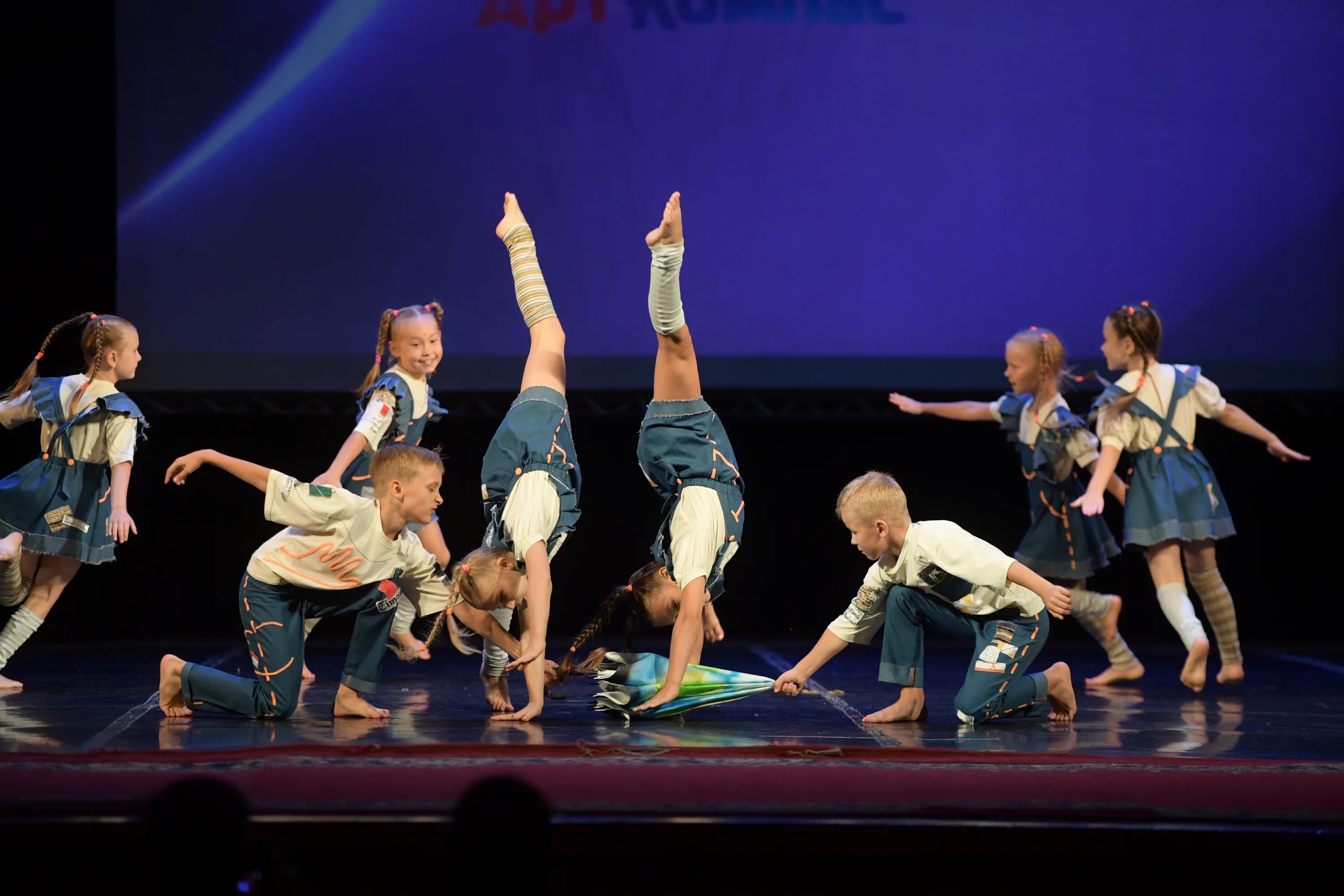 командные танцы шифр. национальные танцы китая. коллектив геликон бийск. зимний бал. танцы в горном.