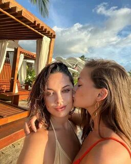 Devon Powers в Instagram: &quot;besos 🥰&quot; 