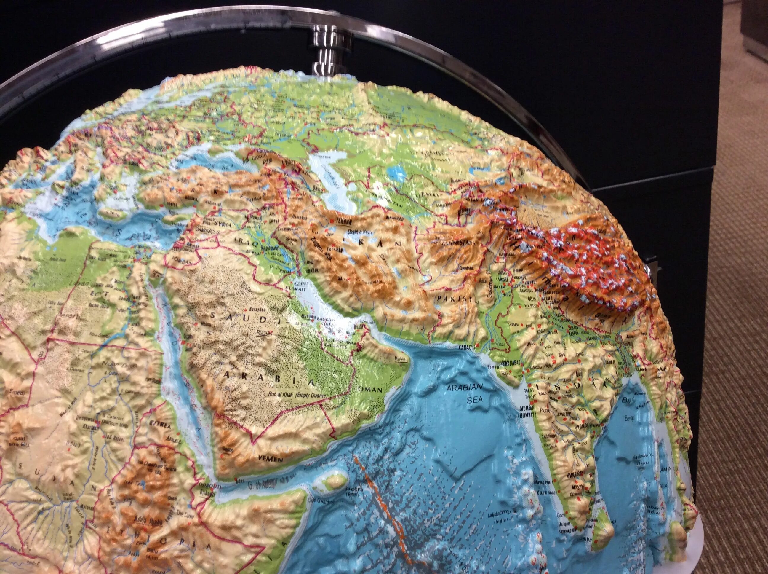 Топографический Глобус рельеф земли. Топографический Глобус 3d. Рельефный Глобус. Глобус с рельефной поверхностью.