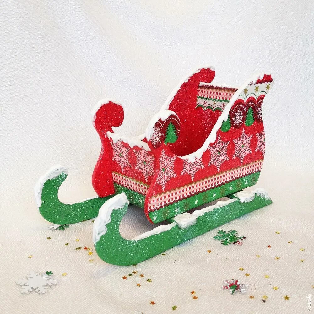 Санки из картона. Новогодние поделки санки из картона. Сани из картона. Поделка новогодние сани. Заготовка "сани резные со спинкой" h120см.