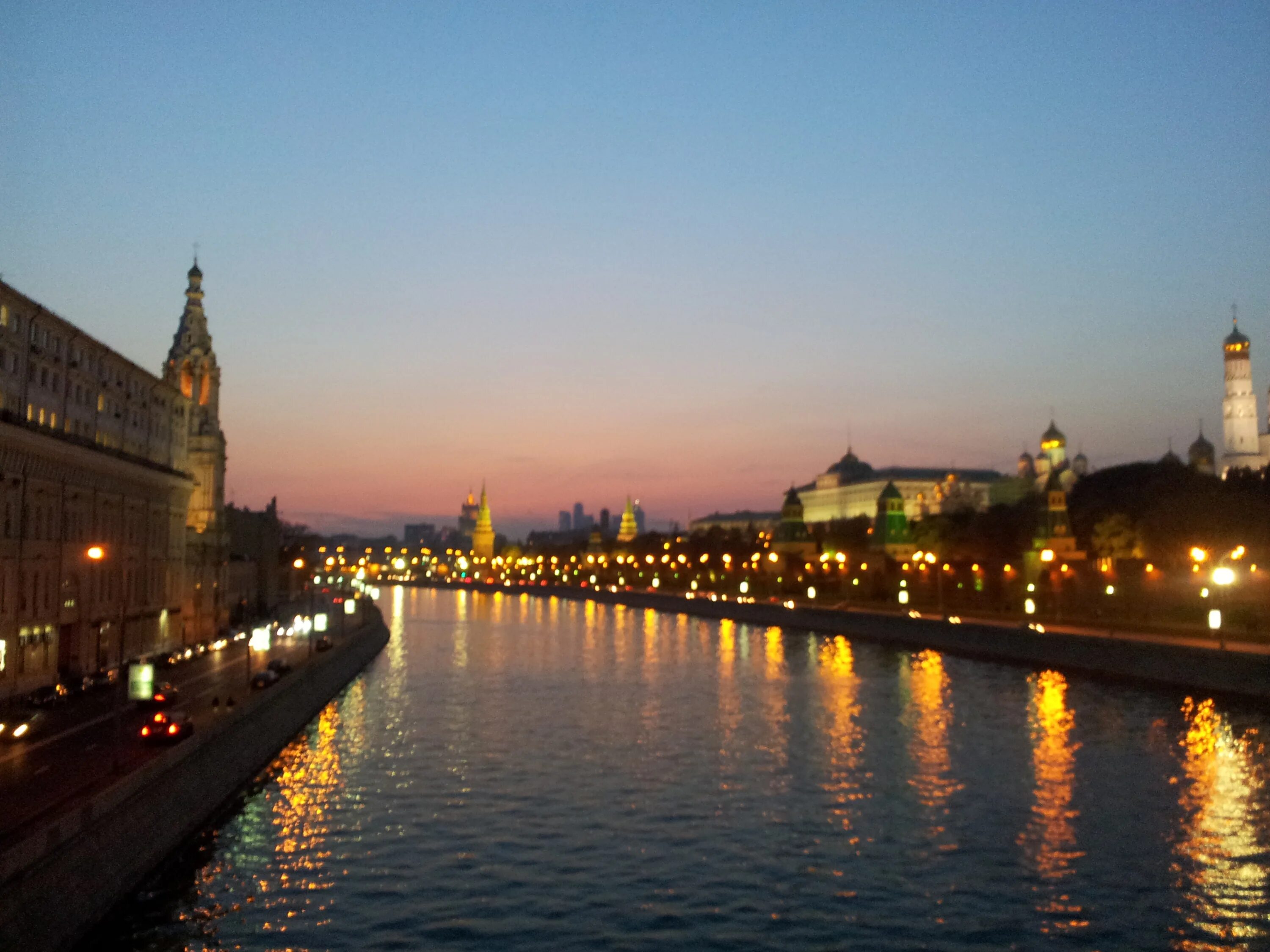 Большая река в москве. Реки Москвы. Москва река вечером. Водные объекты Москвы. Нижняя Москва река.