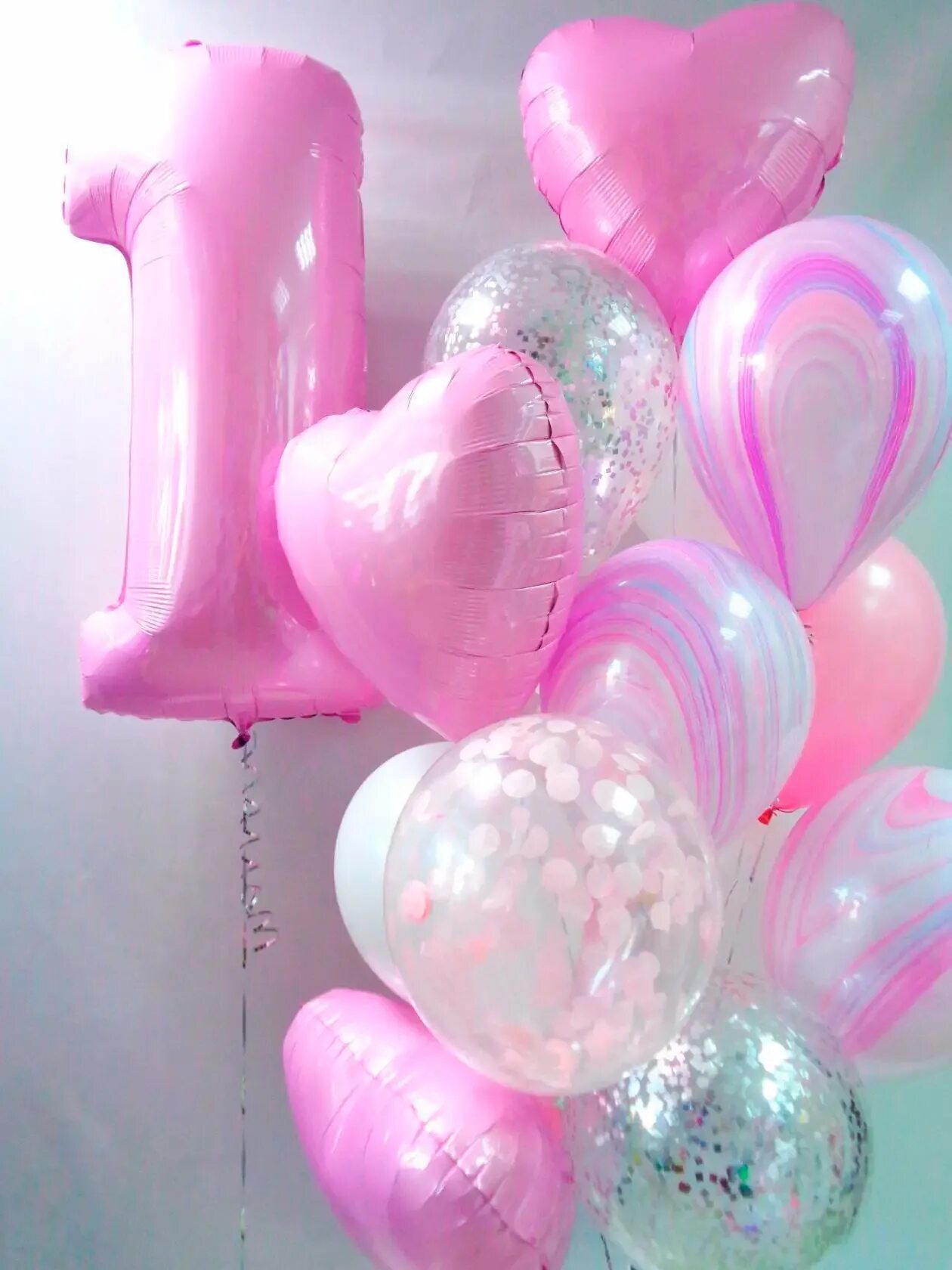 Из шаров на день рождения девочке. Шары композиции. Шары с днем рождения. Воздушный шарик. Розовые шары.