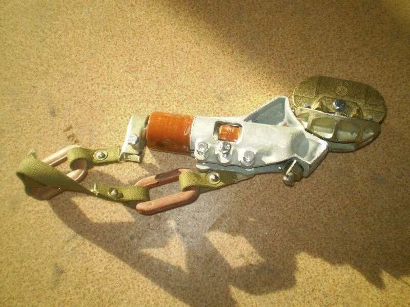 Головка токоприемника гт-13а. Головка токоприемника гт-13а. Башмак токоприемника троллейбуса. Щека головки токоприемника нт-13м. Головка токоприемника гт.