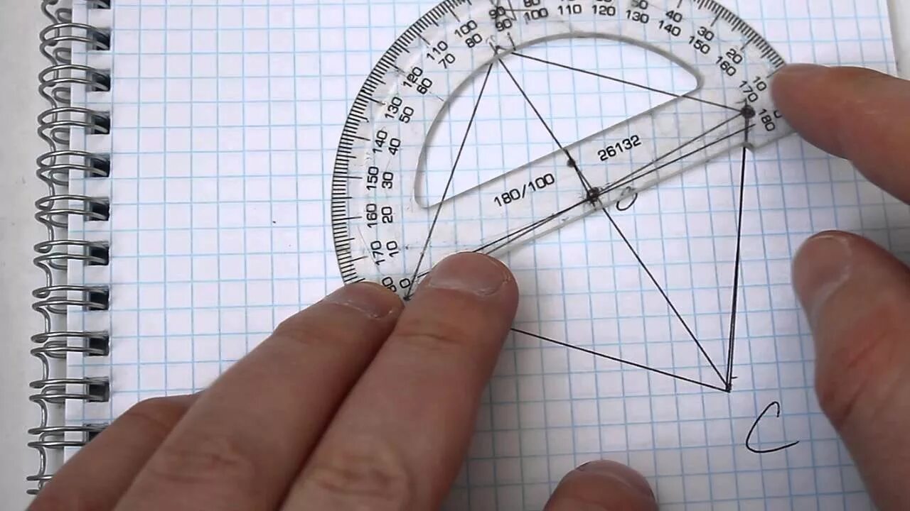 Измерение углов с помощью транспортира 5 класс. Четырехугольник измерить транспортиром углы. Как измерить углы четырехугольника. 5 Класс Виленкин измерение углов.