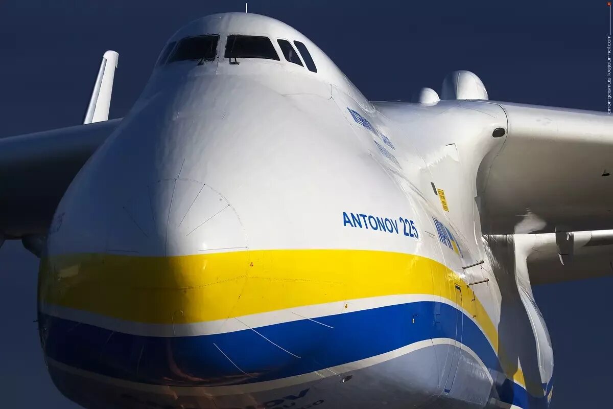 Украинский самолет. АН-225 Мрия Украина. Украинский самолет АН 225. Украинский самолет Мрия. 225 Мария украинский самолет.