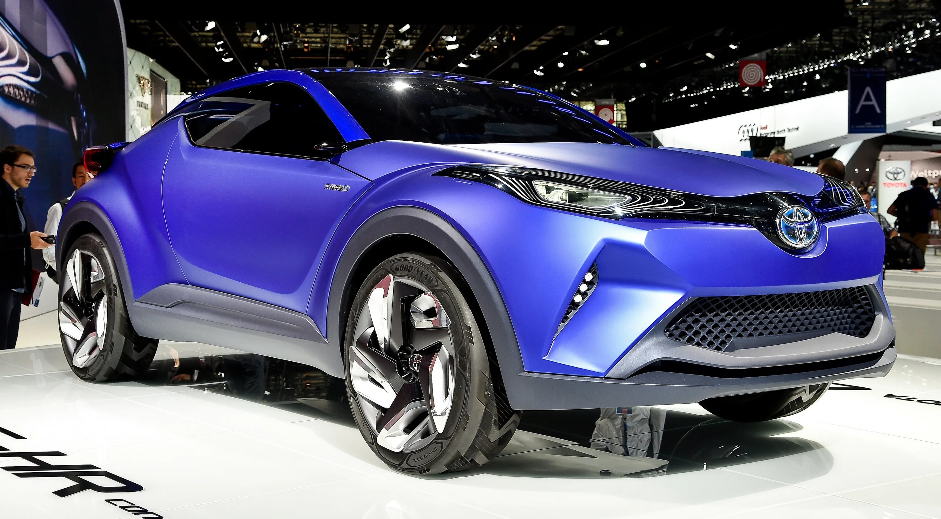 Купить тойоту кроссовер. Toyota c-HR 2015. Toyota Chr 2014. Toyota Chr 2015. Toyota c-HR Concept.